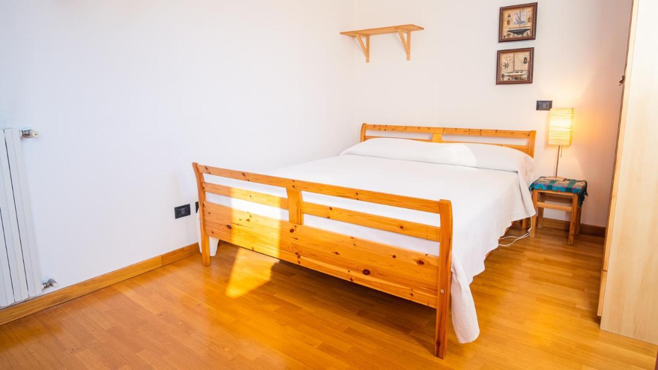 The Zodiac Apartment - Italian Homing Sirmione Extérieur photo